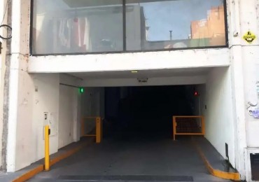 OPORTUNIDAD. Cochera en pleno centro. Excelente precio y ubicacion!! 